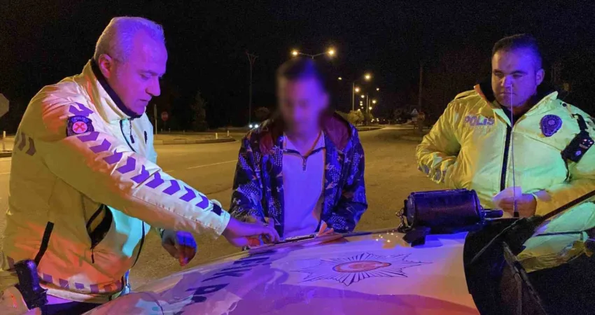 Burdur'da gece saatlerinde alkolün etkisiyle direksiyon başında bulunan 21 yaşındaki