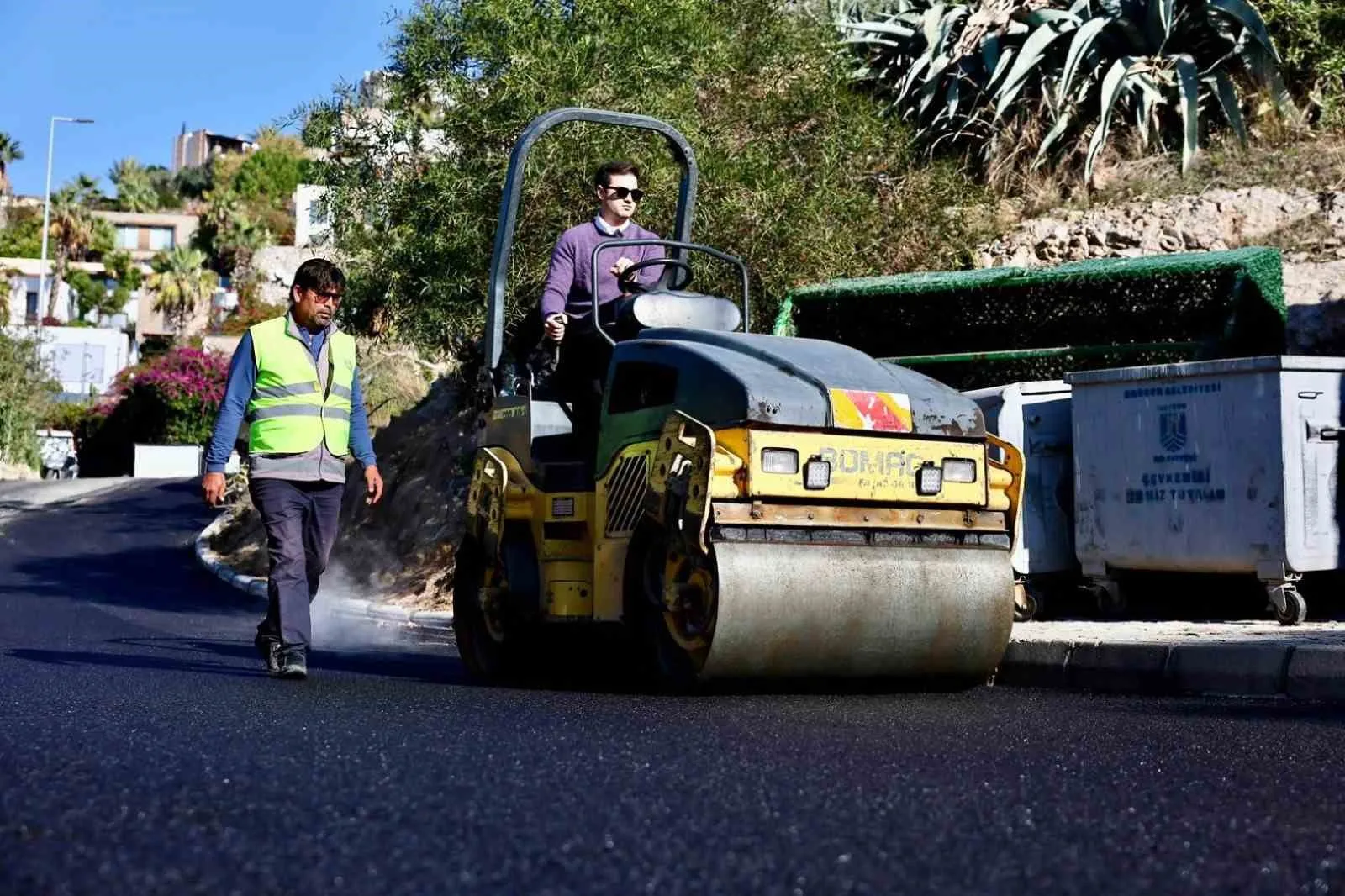 Bodrum Belediyesi, farklı kurumlar tarafından altyapısı tamamlanan cadde ve sokaklarda