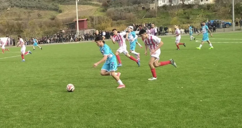 Uluderbentspor, Manisa 1. Amatör Küme Alaşehir Grubu'nda Salihli Adalaspor'u 13-0