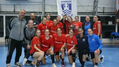 Armada Praxis Yalıkavakspor, milli takımlardan dönen oyuncuların da katılımıyla tam