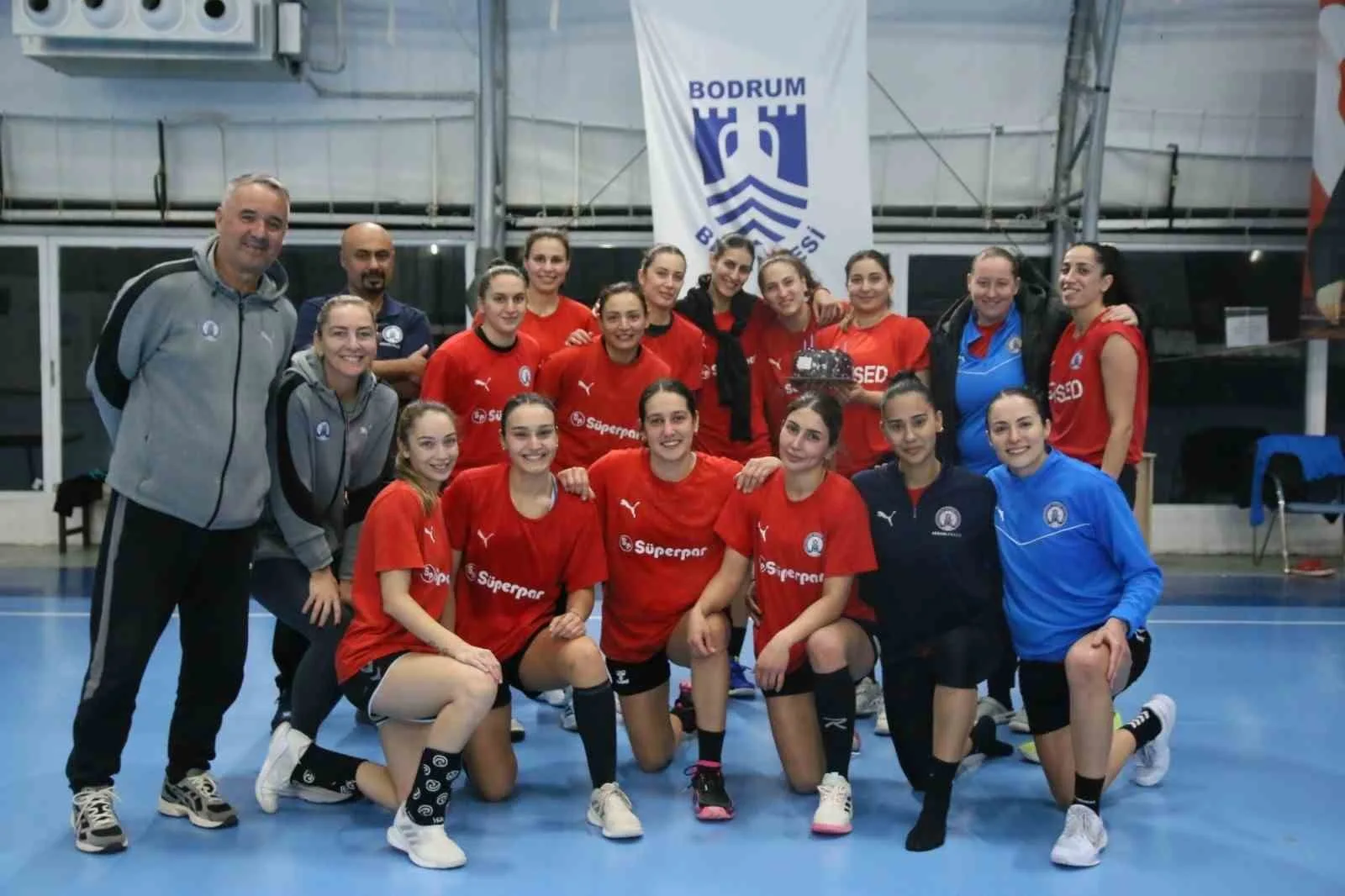 Armada Praxis Yalıkavakspor, milli takımlardan dönen oyuncuların da katılımıyla tam