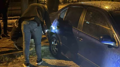 Kayseri'nin Melikgazi ilçesinde, kimliği belirsiz kişiler, bir otoparkta duran 5