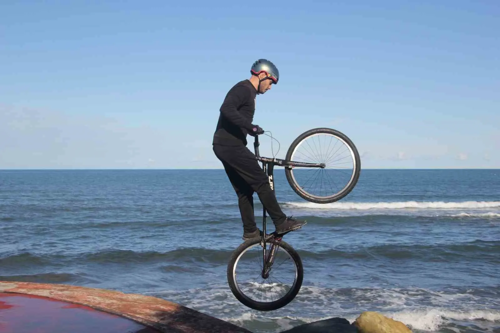 Ordu'da bisiklet tutkunu 29 yaşındaki Furkan Şahin, 16 yıl önce