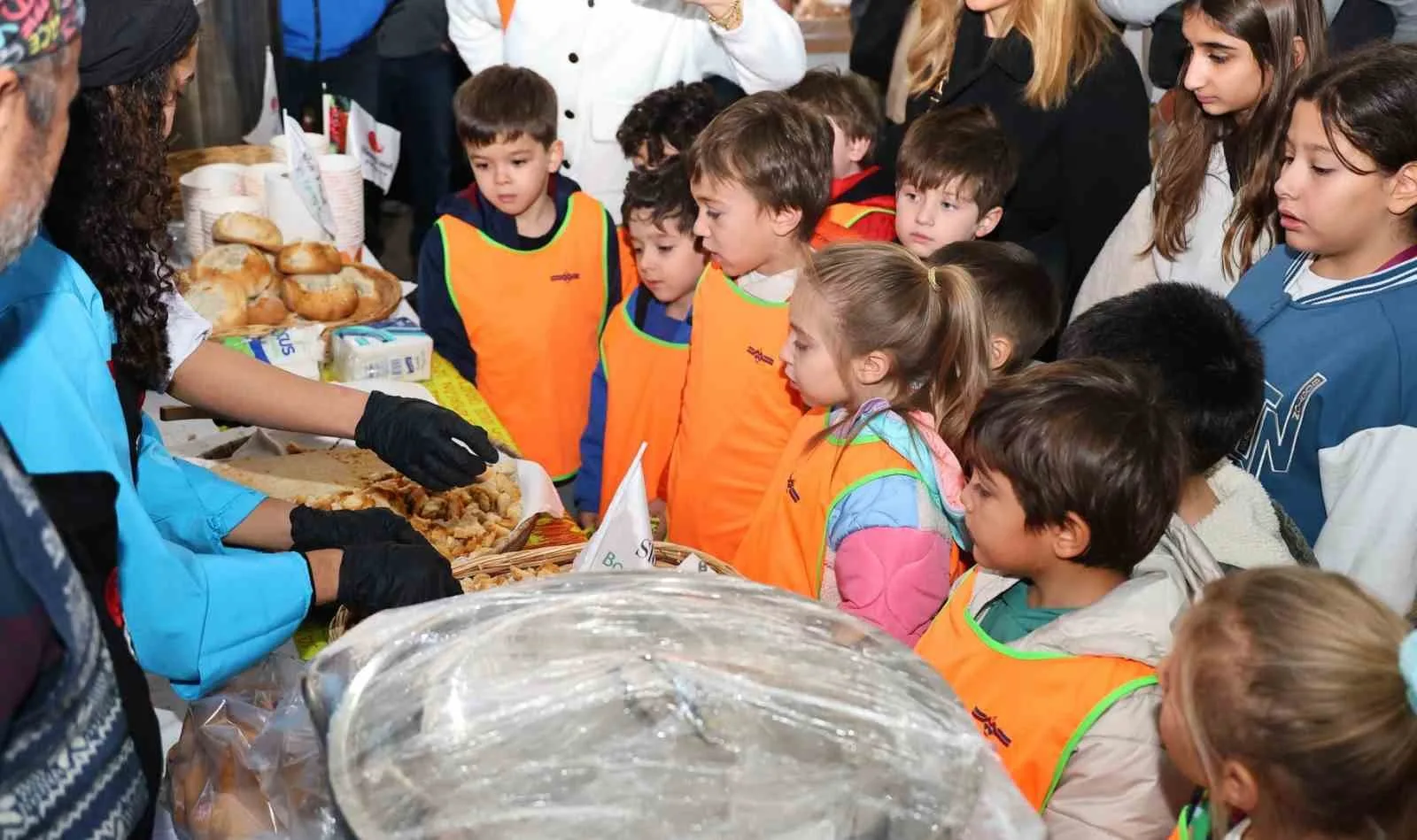 Bodrum'da, Bodrum ve Muğla Büyükşehir Belediyesi'nin destekleriyle Slow Food-Yaveş Gari