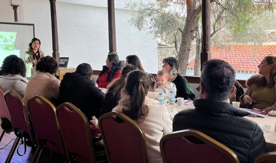 Muğla’da akademisyenler, öğrenciler ve ebeveynleri bir araya getiren atölye çalışmasında,