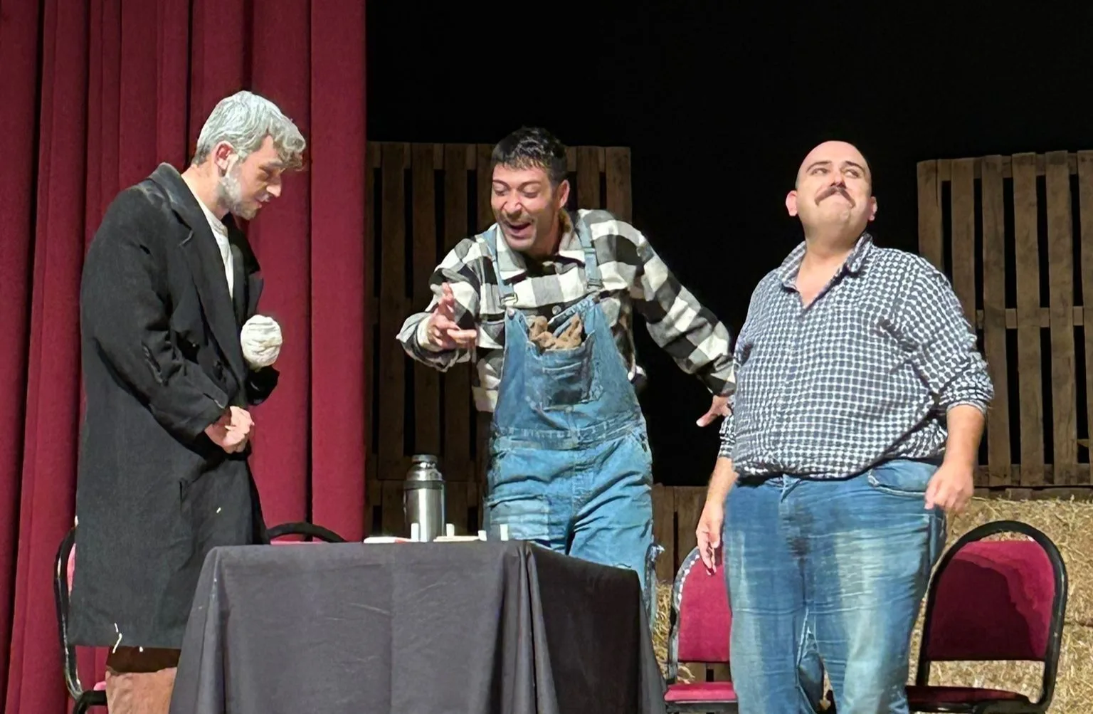 Muğla Büyükşehir Belediyesi ve Muğla Sanat Tiyatrosu iş birliğiyle sahnelenen