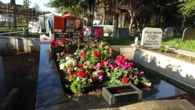 Şarkıcı Güllü'nün kızı tarafından pencereden atılarak öldürüldüğü iddiasıyla hayatını kaybetmesinin