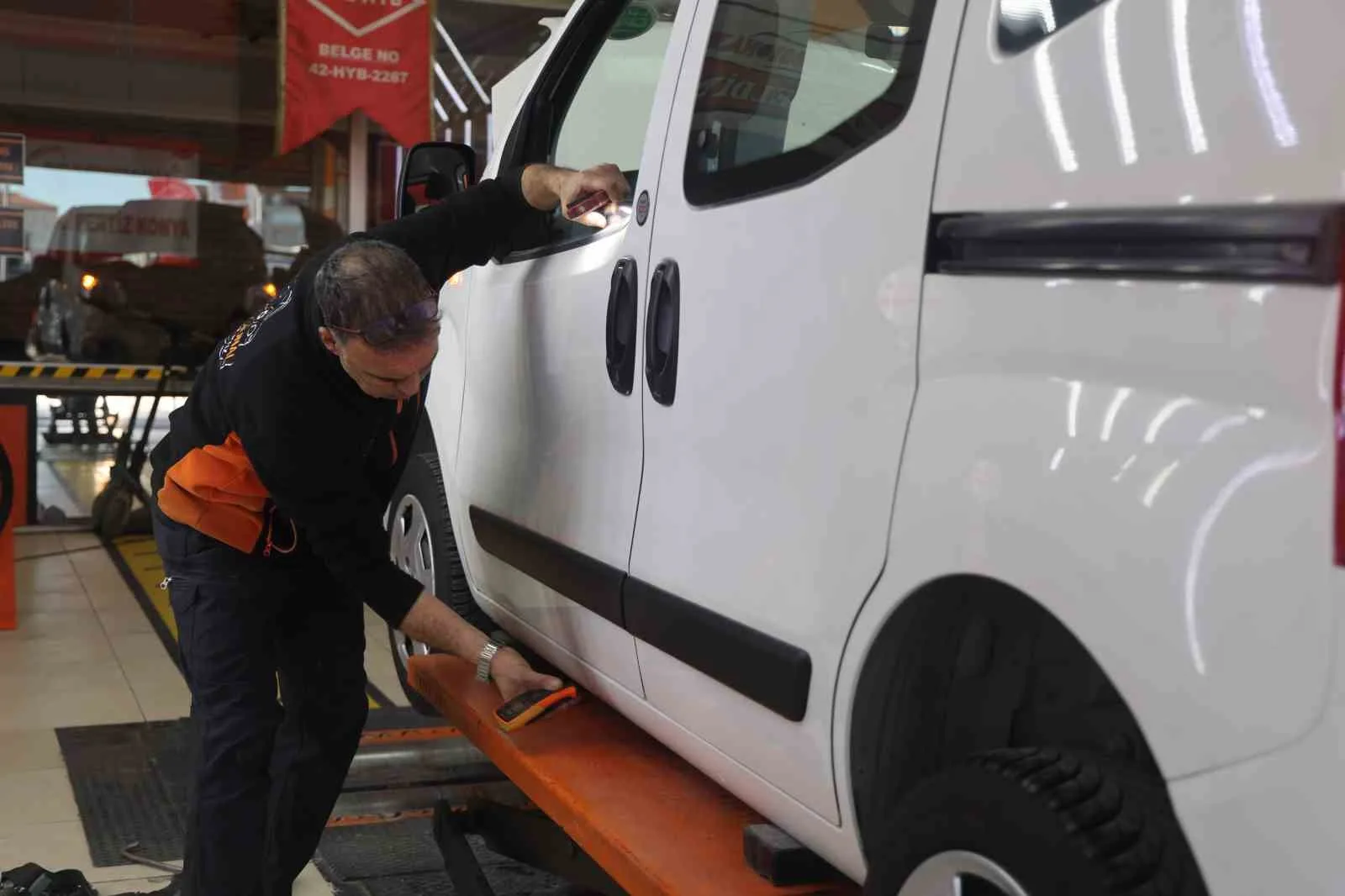 Konya’da 2 parça değişenli sanılarak ekspertize götürülen bir otomobilin, 11