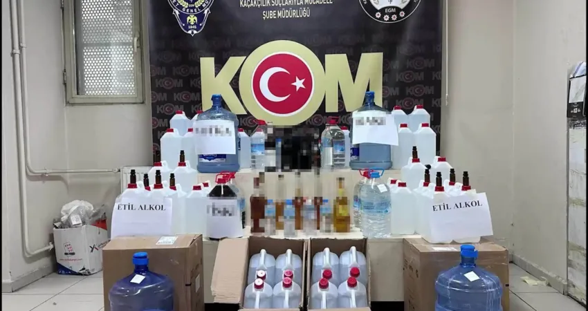 İzmir'de yılbaşı öncesinde düzenlenen operasyonlarda 650 litre sahte içki ve