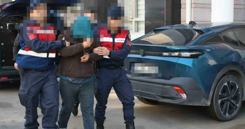 Aydın'ın Kuşadası ilçesinde jandarma, 15 yıldır firarda olan ve müebbet