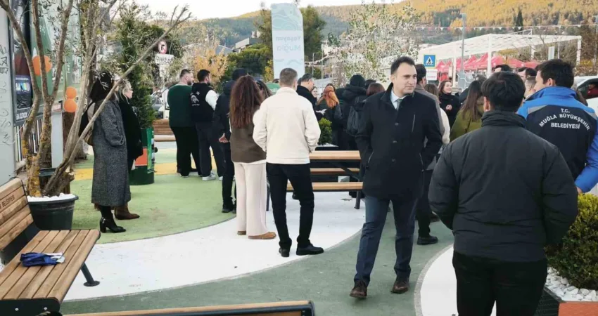 Muğla Büyükşehir Belediyesi, ’Yaşayan Muğla’ projesi kapsamında Menteşe stadyum durağında