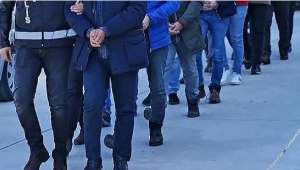 Aydın’da jandarma ekiplerince düzenlenen eş zamanlı operasyonlarda, DEAŞ terör örgütü