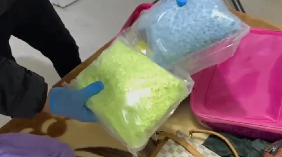 Antalya'da narkotik ekipleri gerçekleştirdikleri operasyonla A.K. ve T.Ö. isimli iki