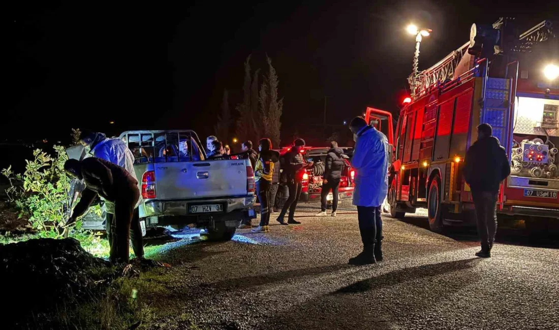 Antalya’nın Gazipaşa ilçesinde bir araç yangınına müdahale eden ekipler, otomobil