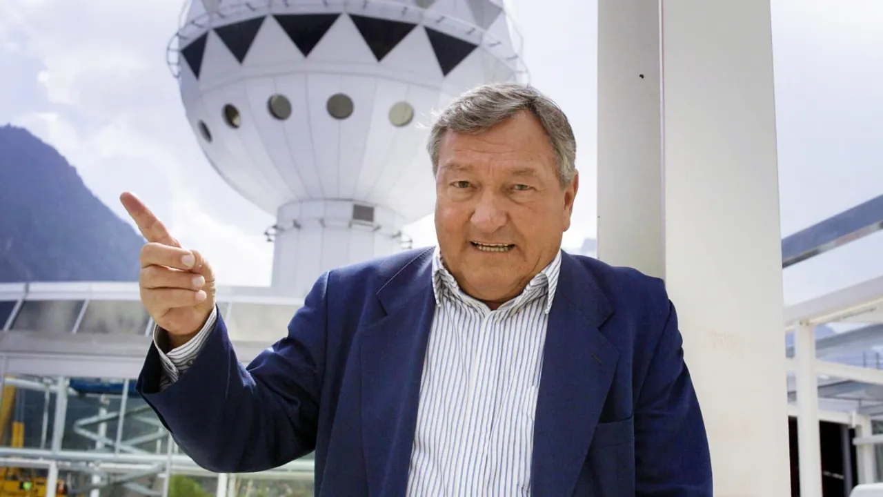 "Tanrıların Arabaları" eseriyle dünya çapında ün kazanan ve antik çağlarda