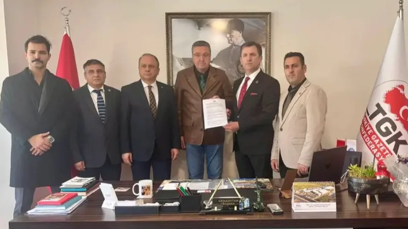 Büyük Birlik Partisi Genel Başkan Yardımcıları Türker Yörükçüoğlu ve Prof.