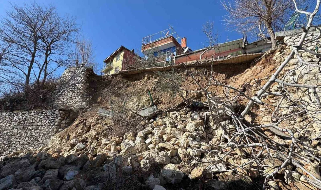 Denizli’nin Güney ilçesinde Karaağaç Mahallesi'nde yoğun yağışlar sonucunda 5 metrelik