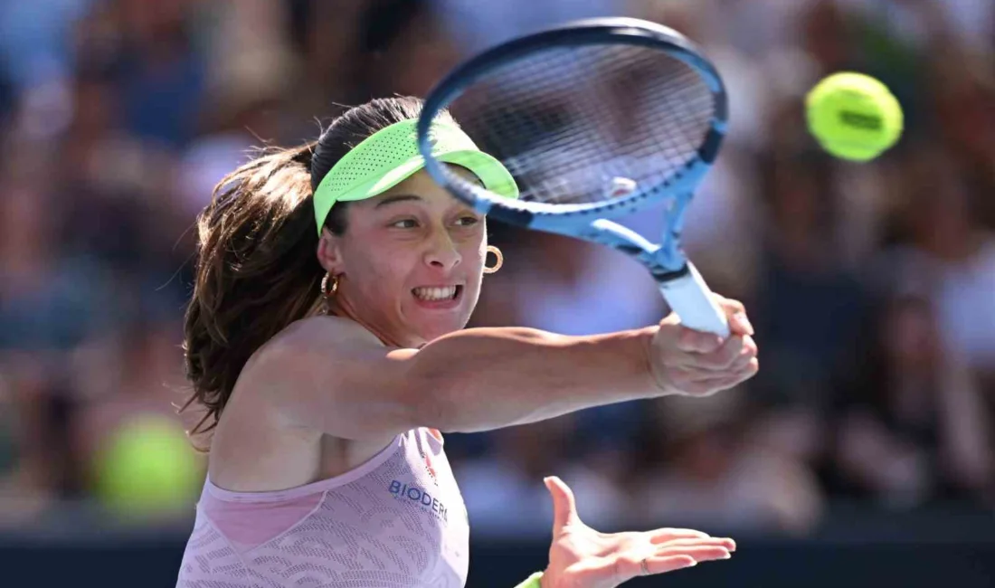 Milli tenisçi Zeynep Sönmez, Avustralya Açık'ta Rus raket Ekaterina Alexandrova'yı