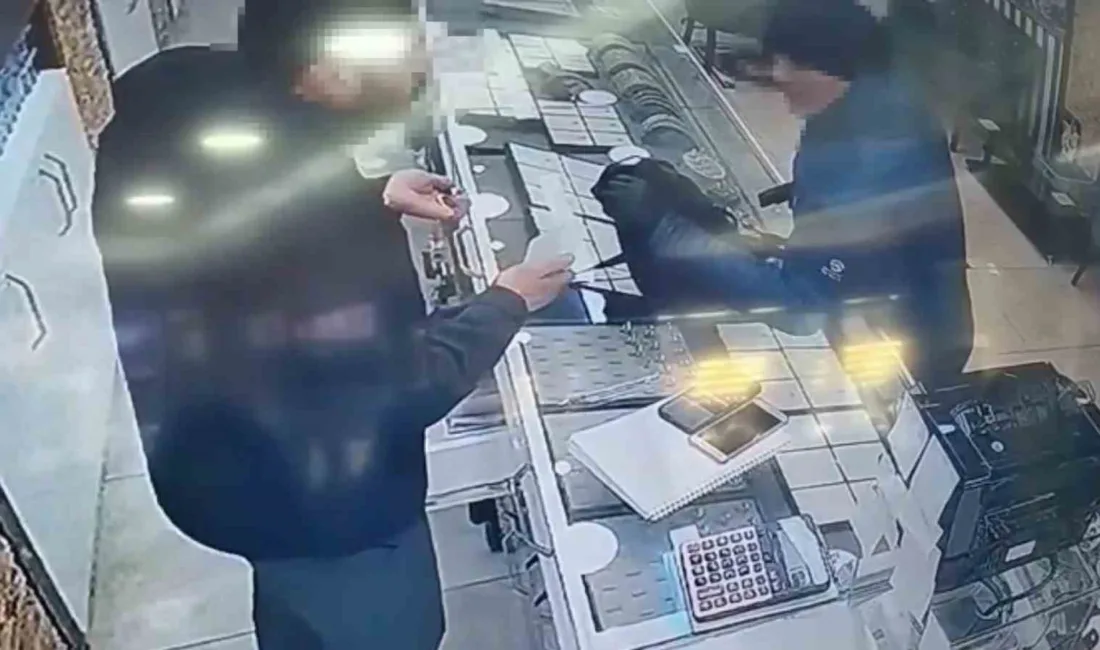 İstanbul Pendik’te bir kuyumcuya oyuncak silahla soygun girişiminde bulunup dükkan