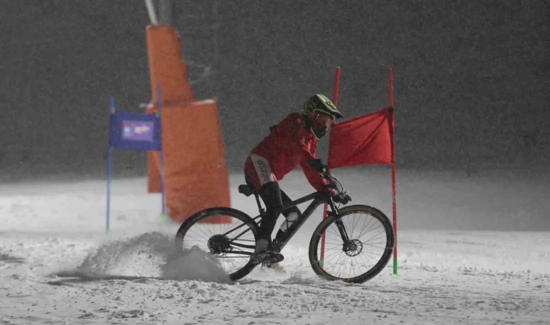Erzurum Palandöken Kayak Merkezi'nde düzenlenen Snowbike Türkiye Şampiyonası, 81 ilden