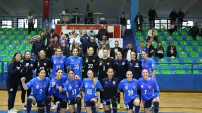 THF Kadınlar Süper Ligi’nin son haftasında Göztepe’yi 36-22 mağlup eden