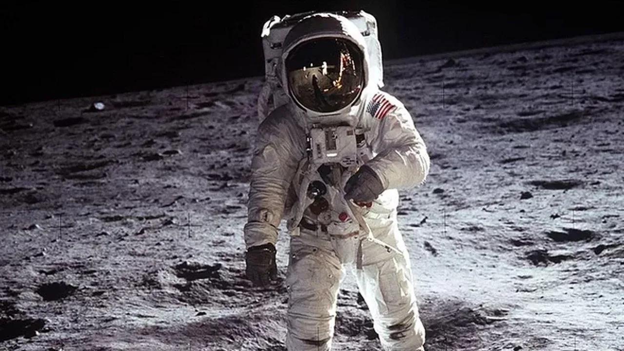 Bilim insanlarının yaptığı bir araştırma uzaya çıkan astronotların vücutlarındaki değişimi