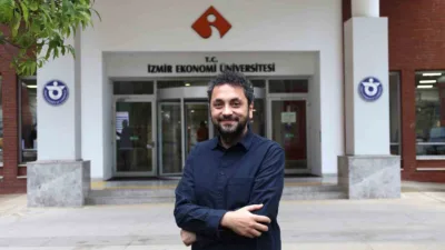 Dr. Öğretim Üyesi Sarphan Uzunoğlu, sosyal medyada "AI slop" olarak