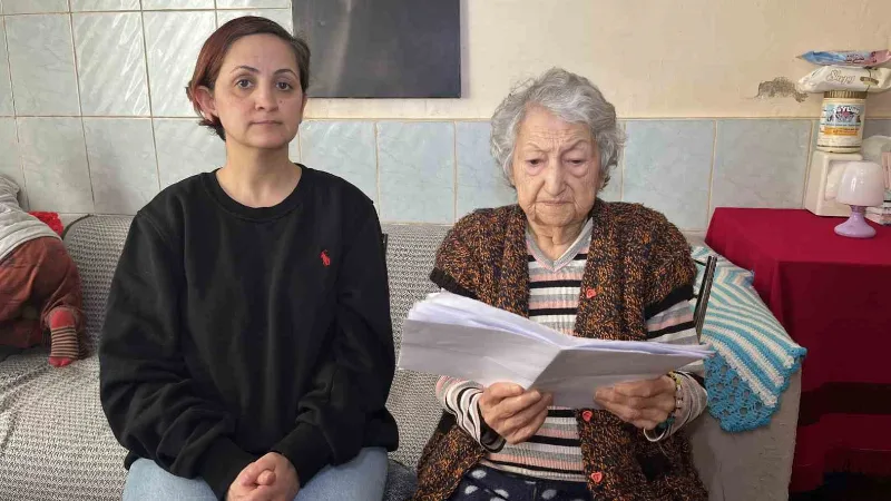 İzmir’in Gaziemir ilçesinde yaşayan 85 yaşındaki yaşlı kadın, kentsel dönüşüm