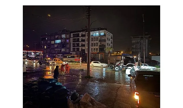 İlçemiz genelinde etkili olan şiddetli yağış ve fırtınaya karşı Milas