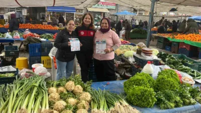 Muğla’da 112 Acil Çağrı Merkezi ekipleri, Menteşe’deki pazar yerinde yağmura