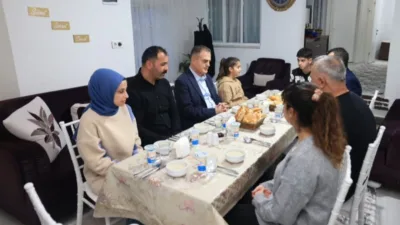Muğla Valisi Dr. İdris Akbıyık, Menteşe ilçesinde Adıgüzel ailesinin iftar