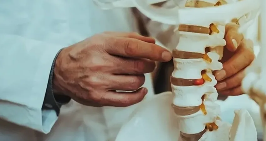  Kemik erimesi (osteoporoz) hastalığının en çok el bilekleri, kalça ve