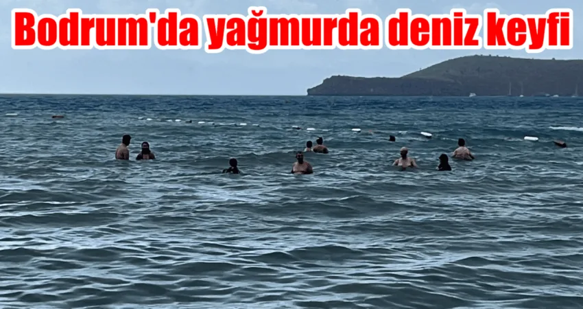 Muğla’nın Bodrum ilçesinde aniden bastıran yağmur denizin rengini değiştirdi. Yerli