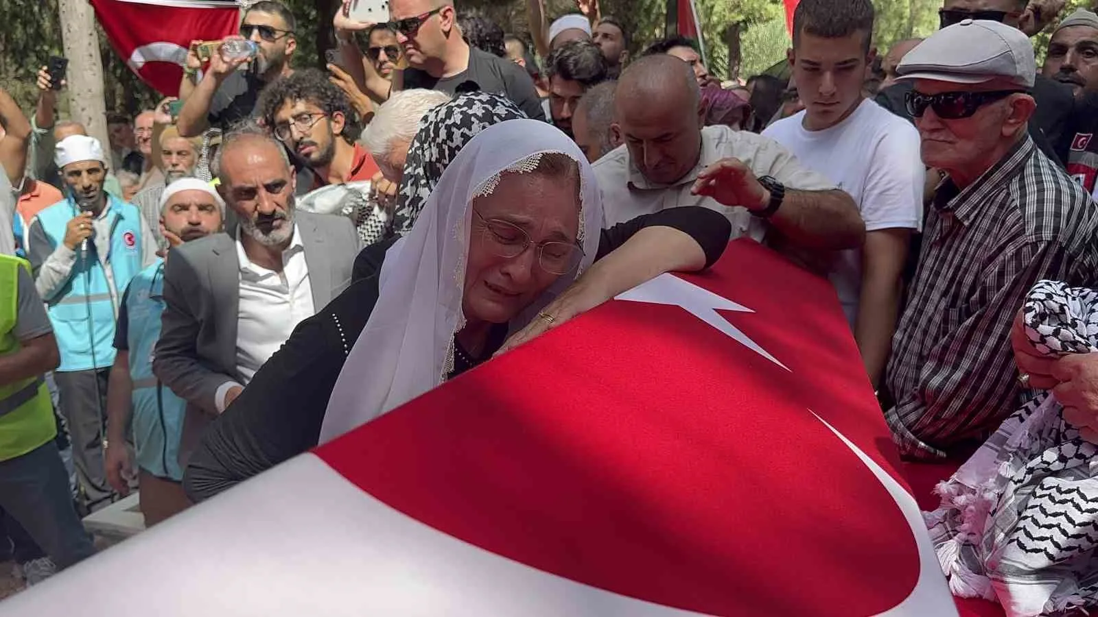 İsrail’in katlettiği Türk-ABD vatandaşı Ayşenur Ezgi Eygi, düzenlenen törenle son