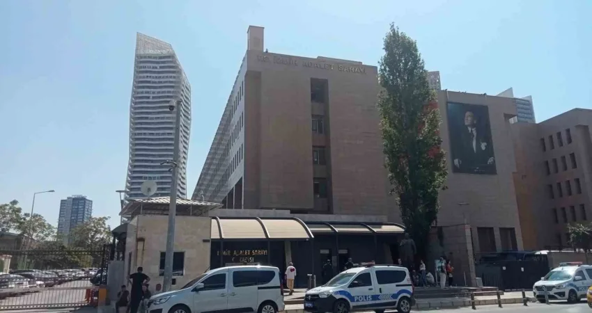 İzmir’in Konak ilçesinde sağanak yağış esnasında elektrik akımına kapılan 2