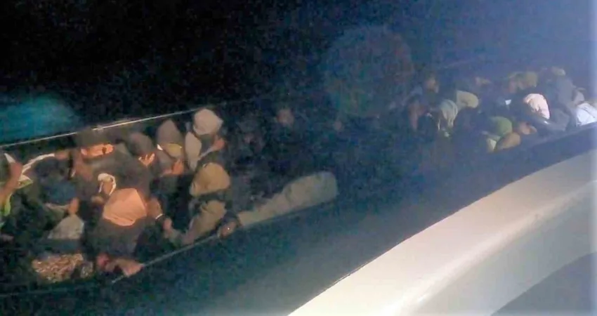 Marmaris’ten İtalya’ya gitmek için Yelkenli tekne ile denize açılan 40