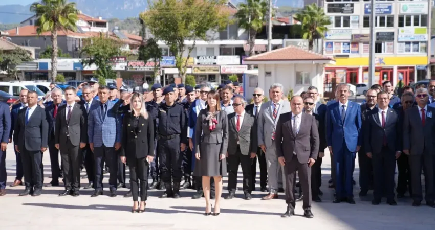 Cumhuriyetin kuruluşunun 101’inci yıl dönümü Muğla’nın Seydikemer ilçesinde törenle kutlandı.