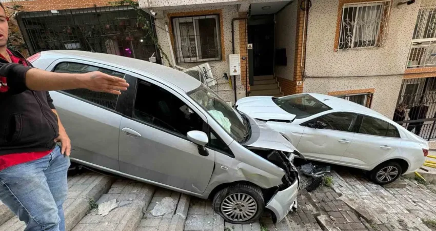İzmir’in Konak ilçesinde alkollü sürücünün kullandığı otomobilin rampa aşağı merdivenli