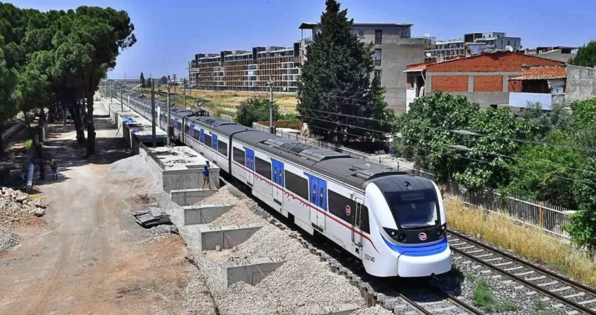İzmir Büyükşehir Belediyesine bağlı toplu ulaşım araçlarına QR kodla binişi