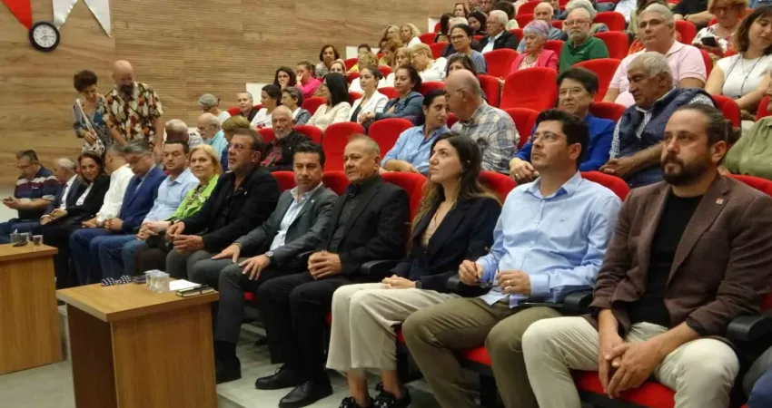 Muğla Büyükşehir Belediyesi tarafından organize edilen, gazeteci-yazar Nebil Özgentürk ve