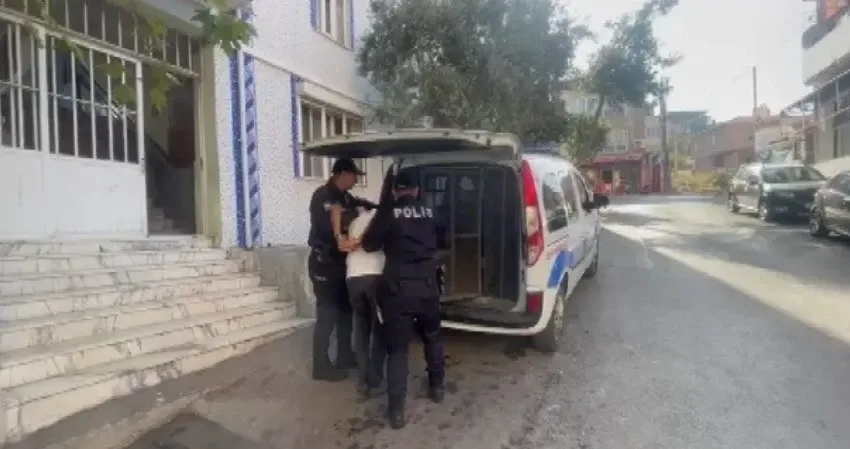 İzmir’de, 10 yıl 4 ay kesinleşmiş hapis cezası bulunan ve