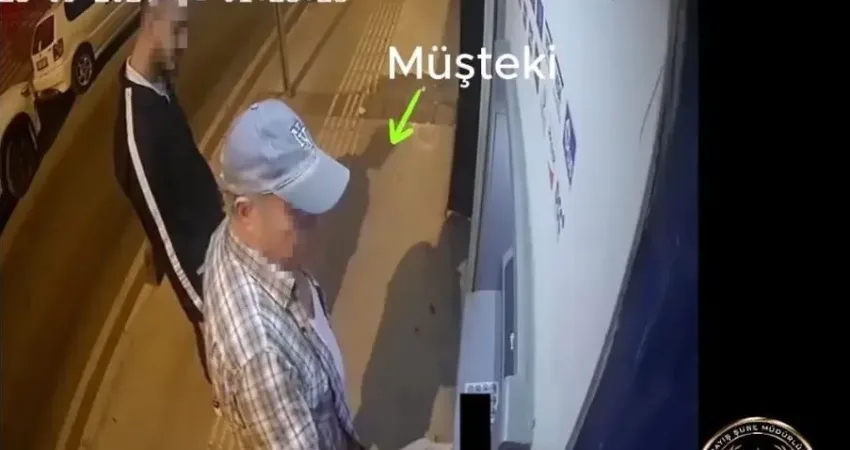 İzmir’in Konak ilçesinde, ATM’den emekli maaşını çeken yaşlı adamın gasp