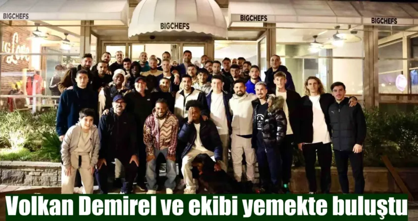 Bodrum FK teknik ekibi ve futbolcular, antrenmanın ardından düzenlenen akşam