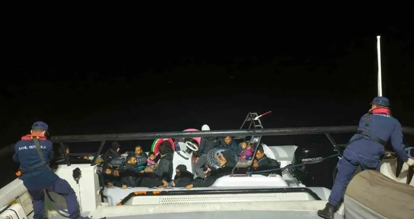 Muğla’nın Bodrum ilçesi açıklarında 31 düzensiz göçmen yakalandı. Olayda 1
