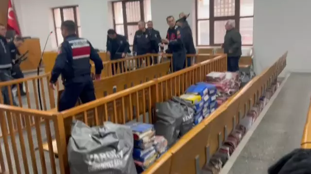 Bursa Adliyesi'nde duruşma salonunda silahlı saldırı düzenlendi. Müştekinin babası tarafından