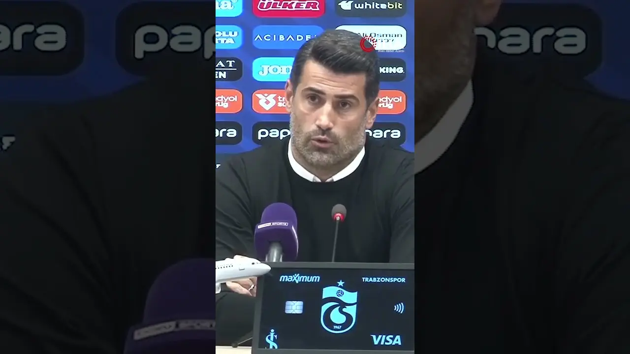 Bodrum FK Teknik Direktörü Volkan Demirel, Trabzonspor Teknik Direktörü Şenol