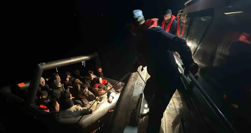 Muğla’nın Bodrum ilçesi açıklarında Yunanistan unsurlarınca 6’sı çocuk 21 düzensiz