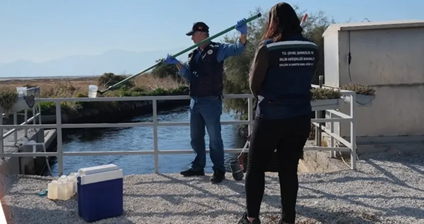 İzmir'de vatandaşların ihbarlarını değerlendiren ekipler önceki gün sosyal medyada paylaşılan