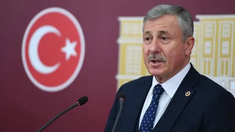 Yeni Yol Grubu Muğla Milletvekili Doç. Dr. Selçuk Özdağ, engelli