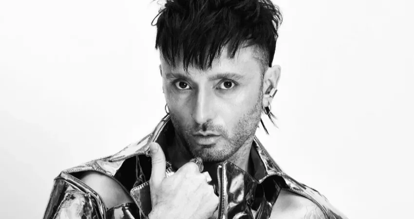 Türk pop müziğinin kendine özgü sesi ve tarzıyla en sevilen